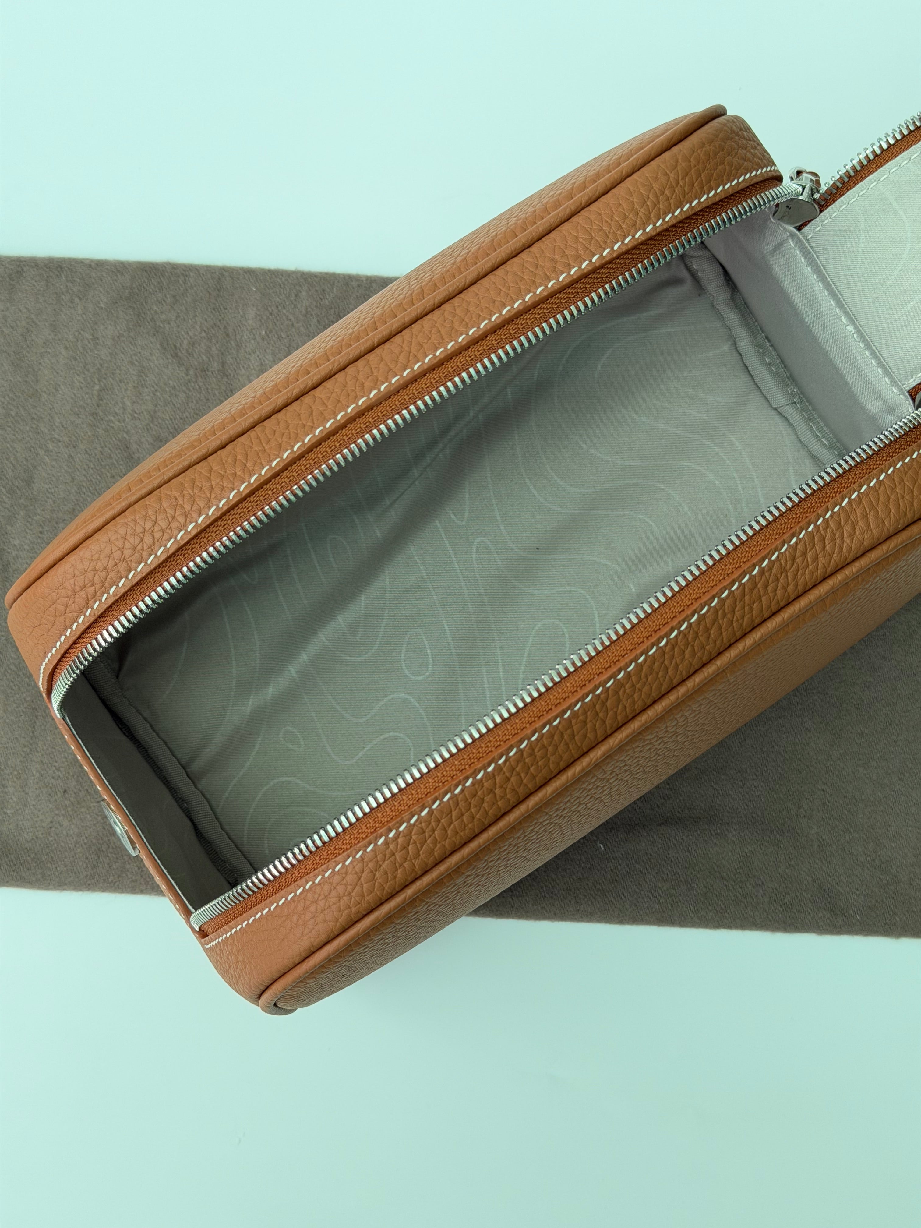 Essential Classic Wash Bag