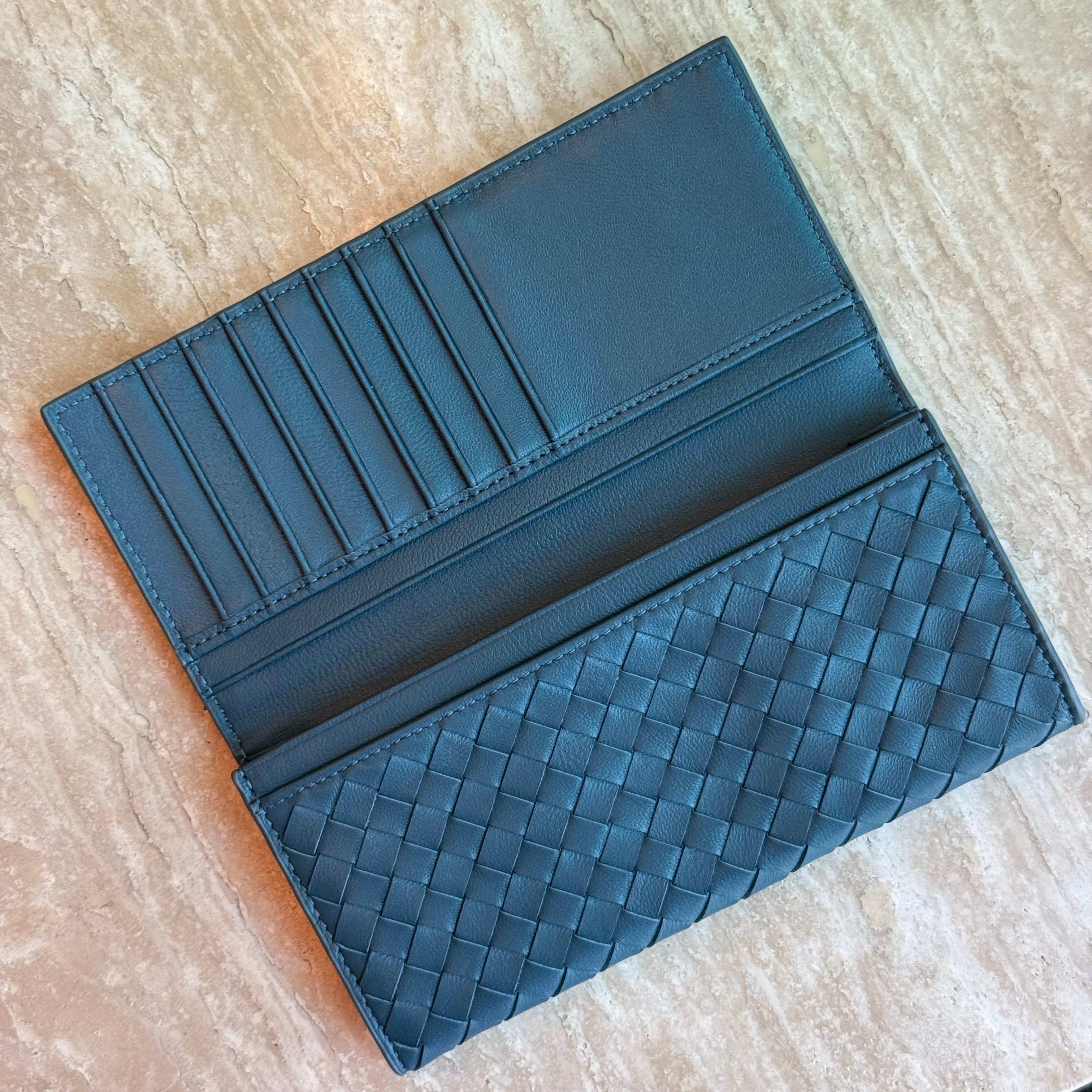 Mckenzie 8-11 Card Billfold Wallet