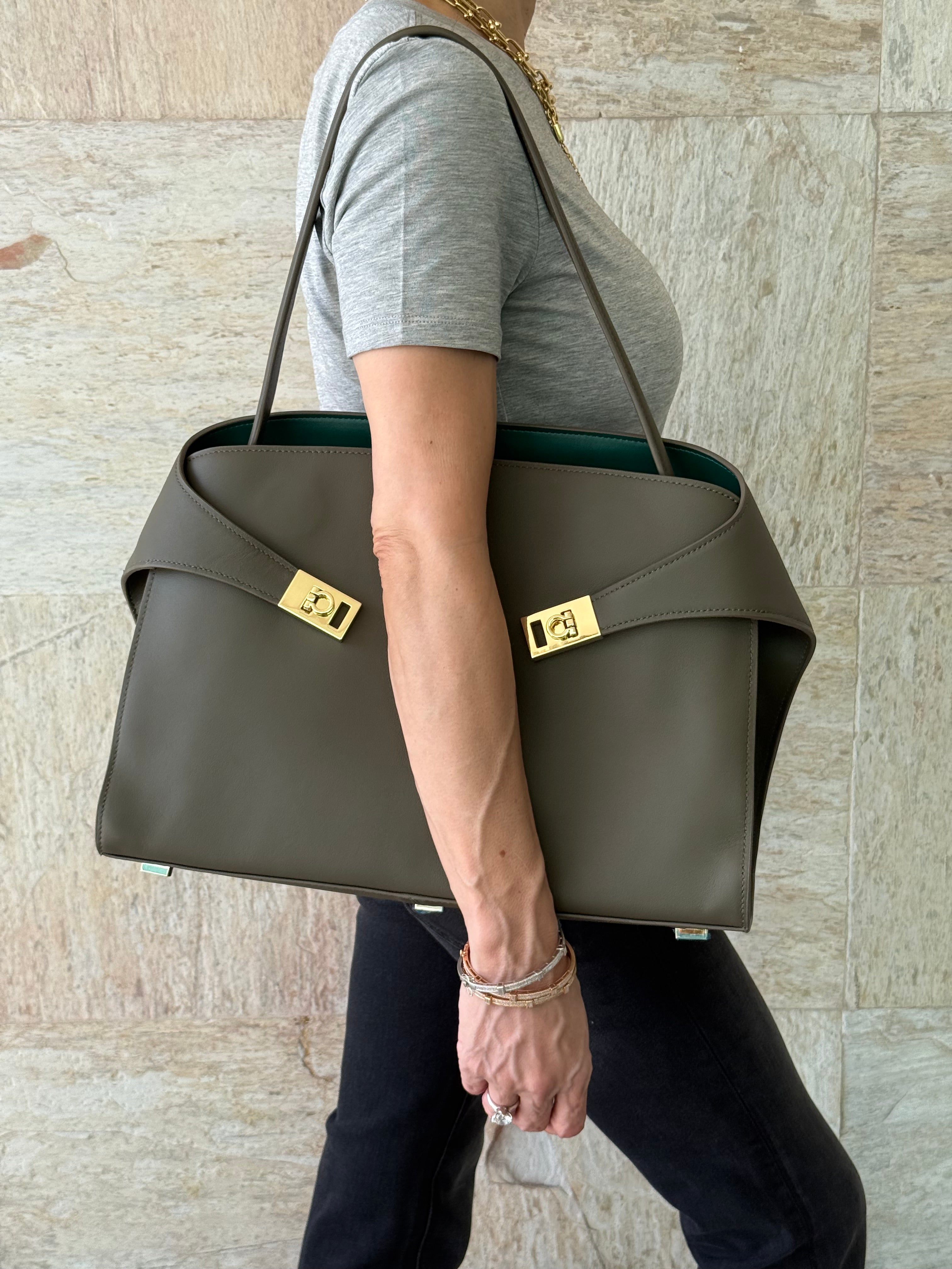 Hug Shoulder Bag
