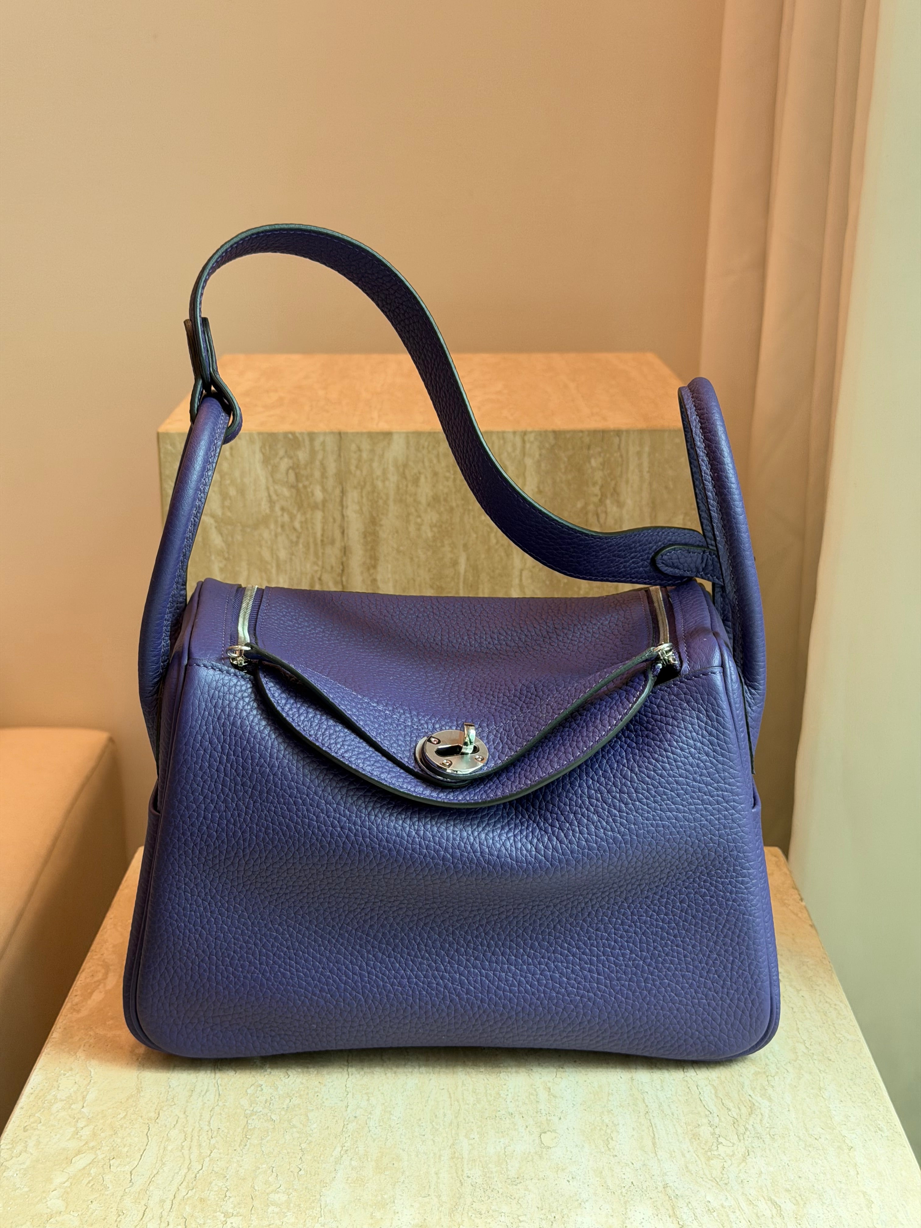 Madison Premium Leather Tote Medium