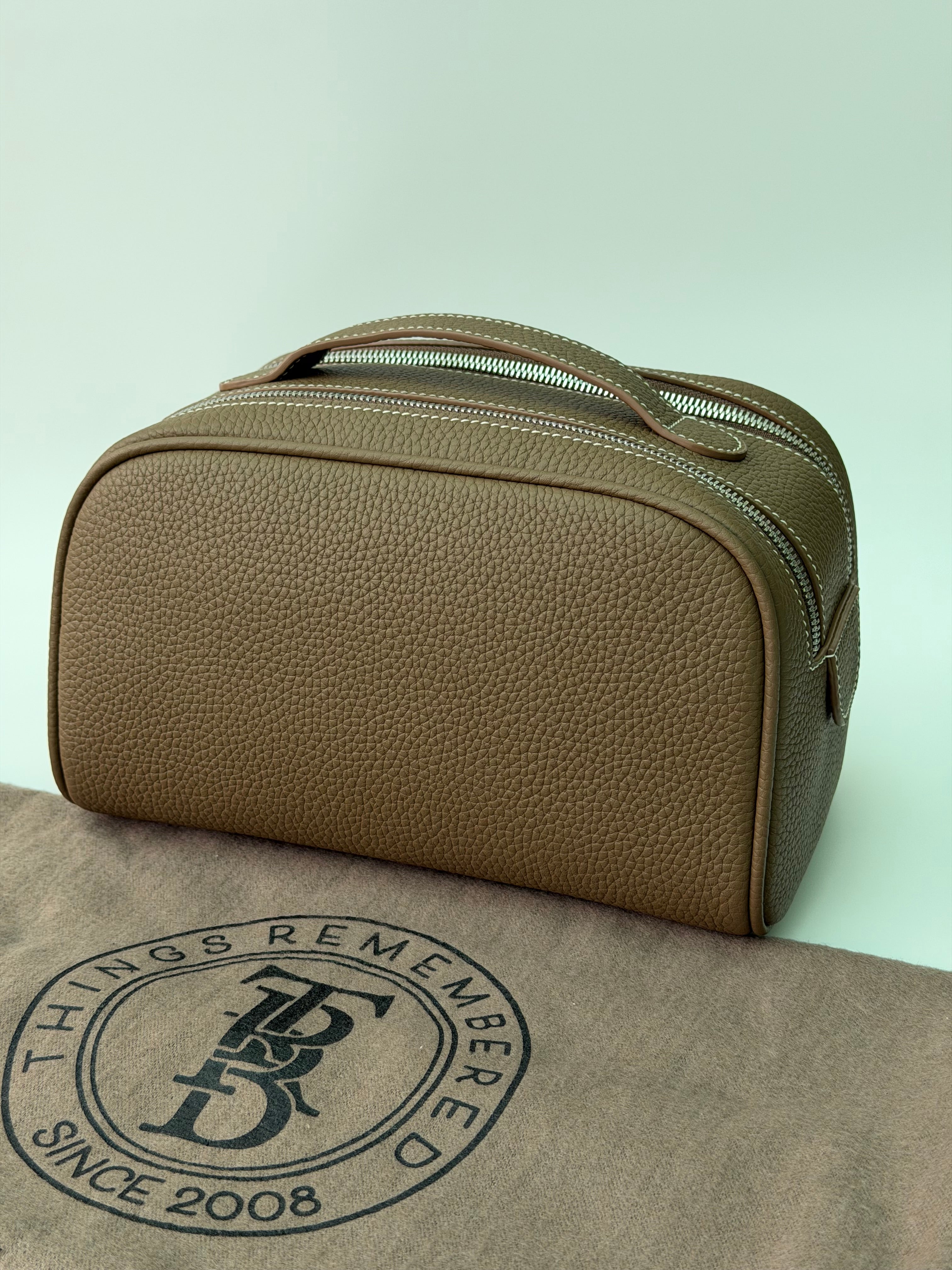 Essential Classic Wash Bag