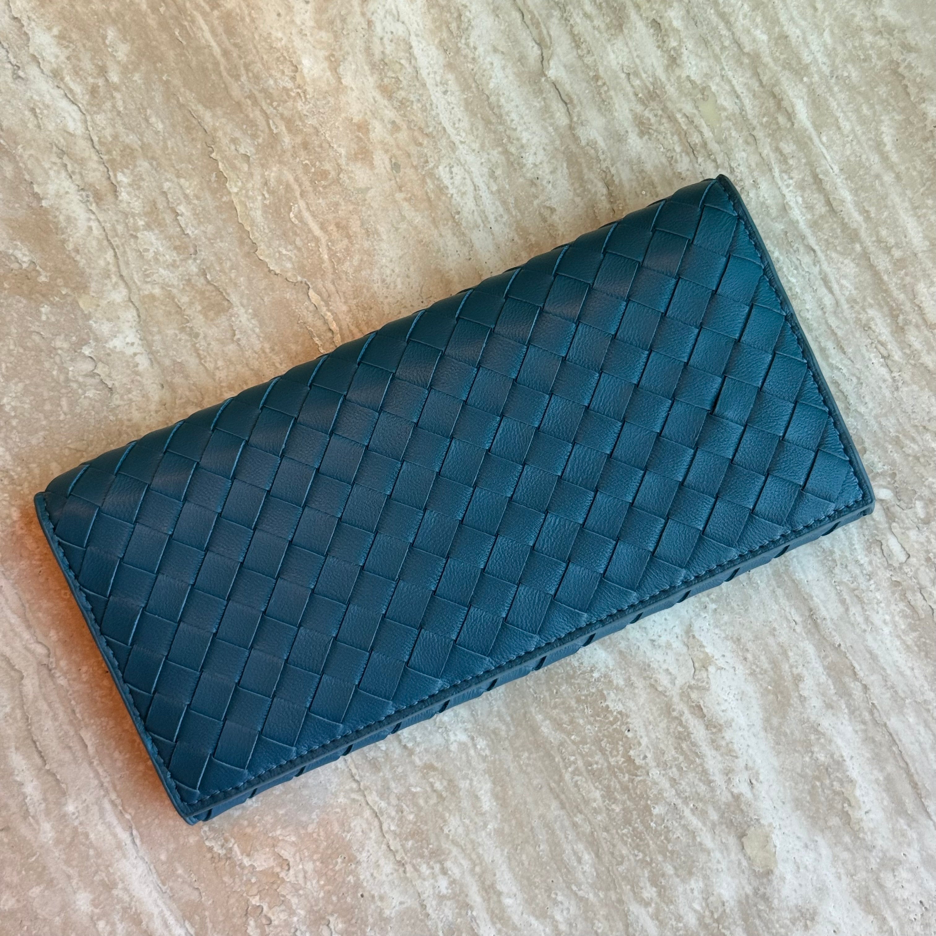 Mckenzie 8-11 Card Billfold Wallet