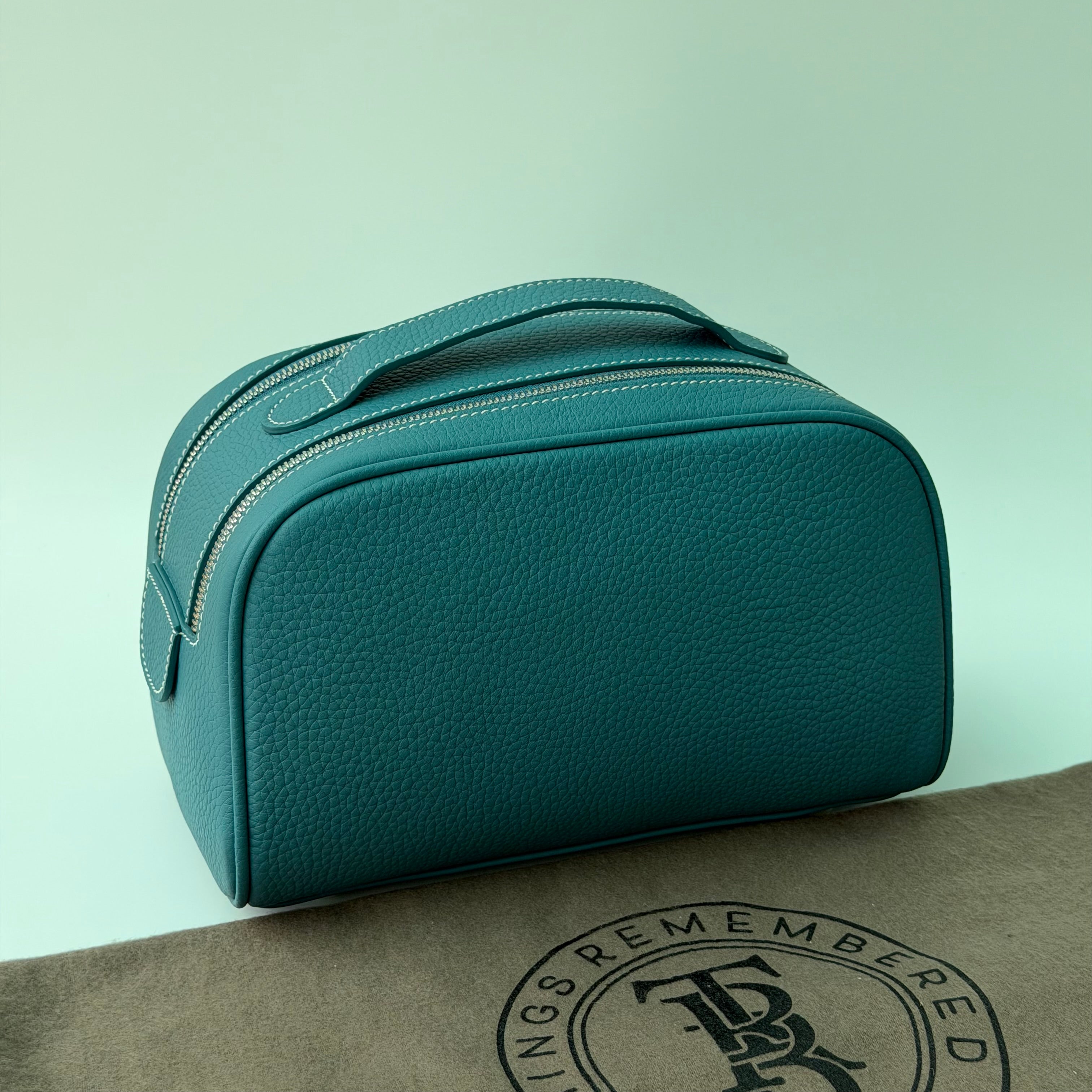 Essential Classic Wash Bag