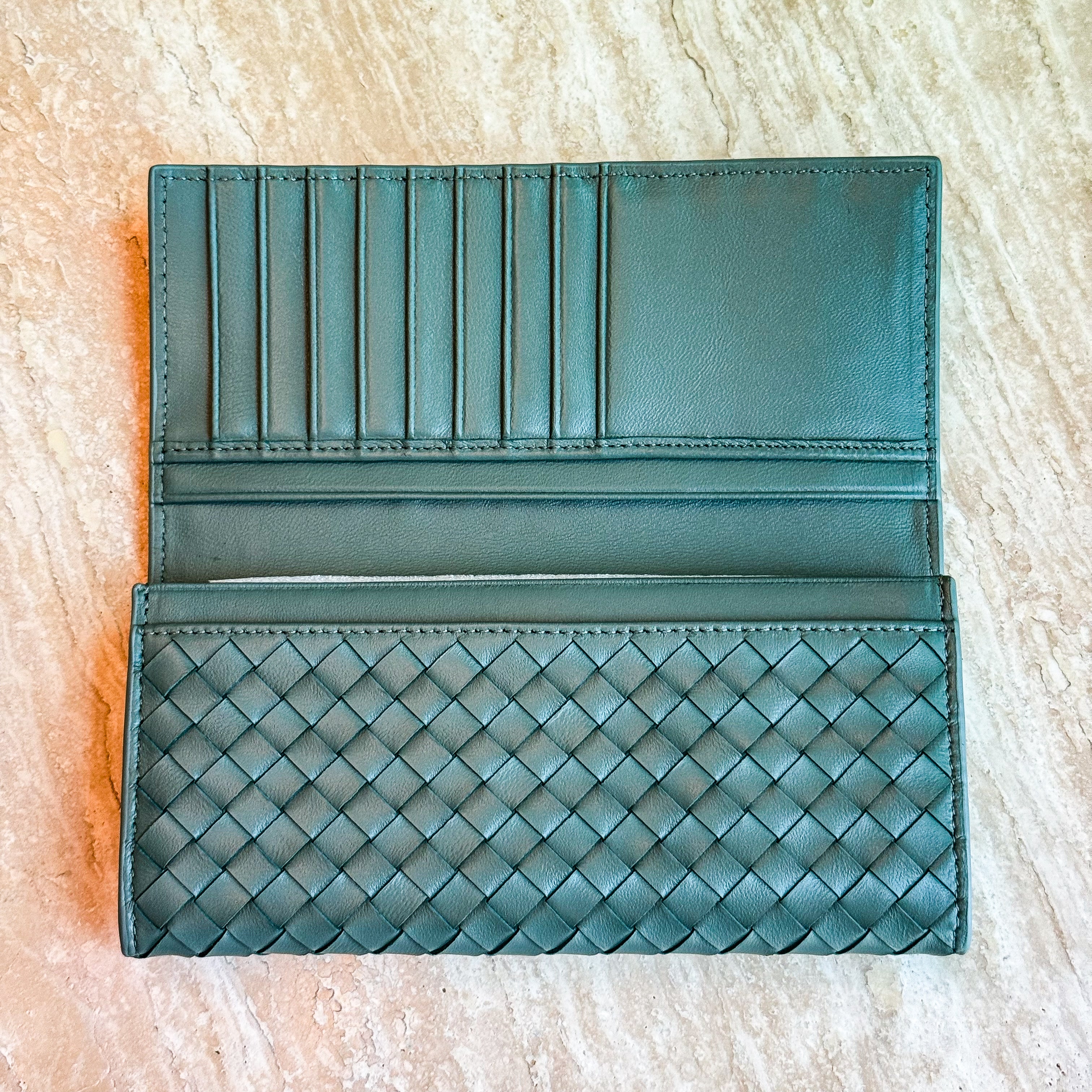 Mckenzie 8-11 Card Billfold Wallet