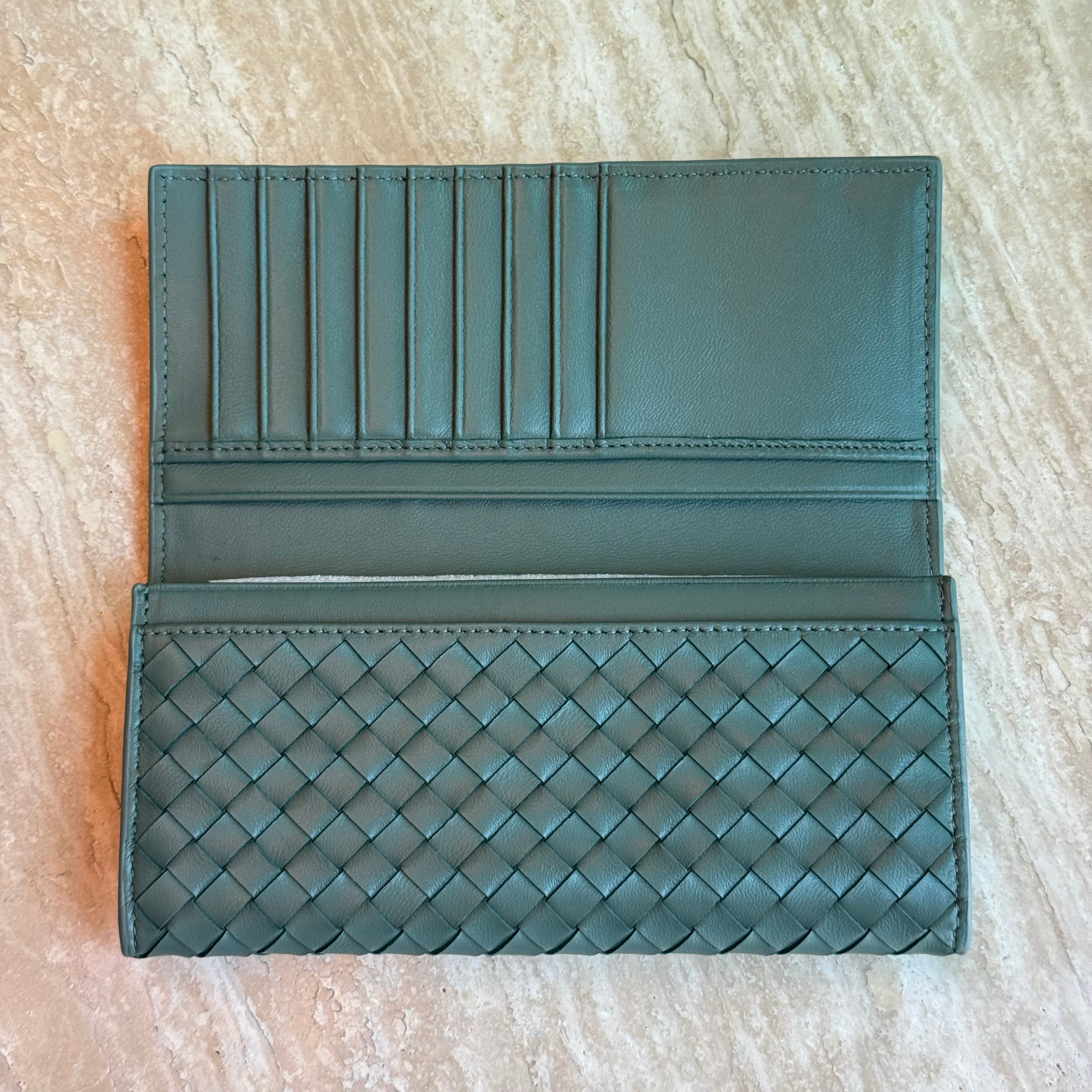 Mckenzie 8-11 Card Billfold Wallet