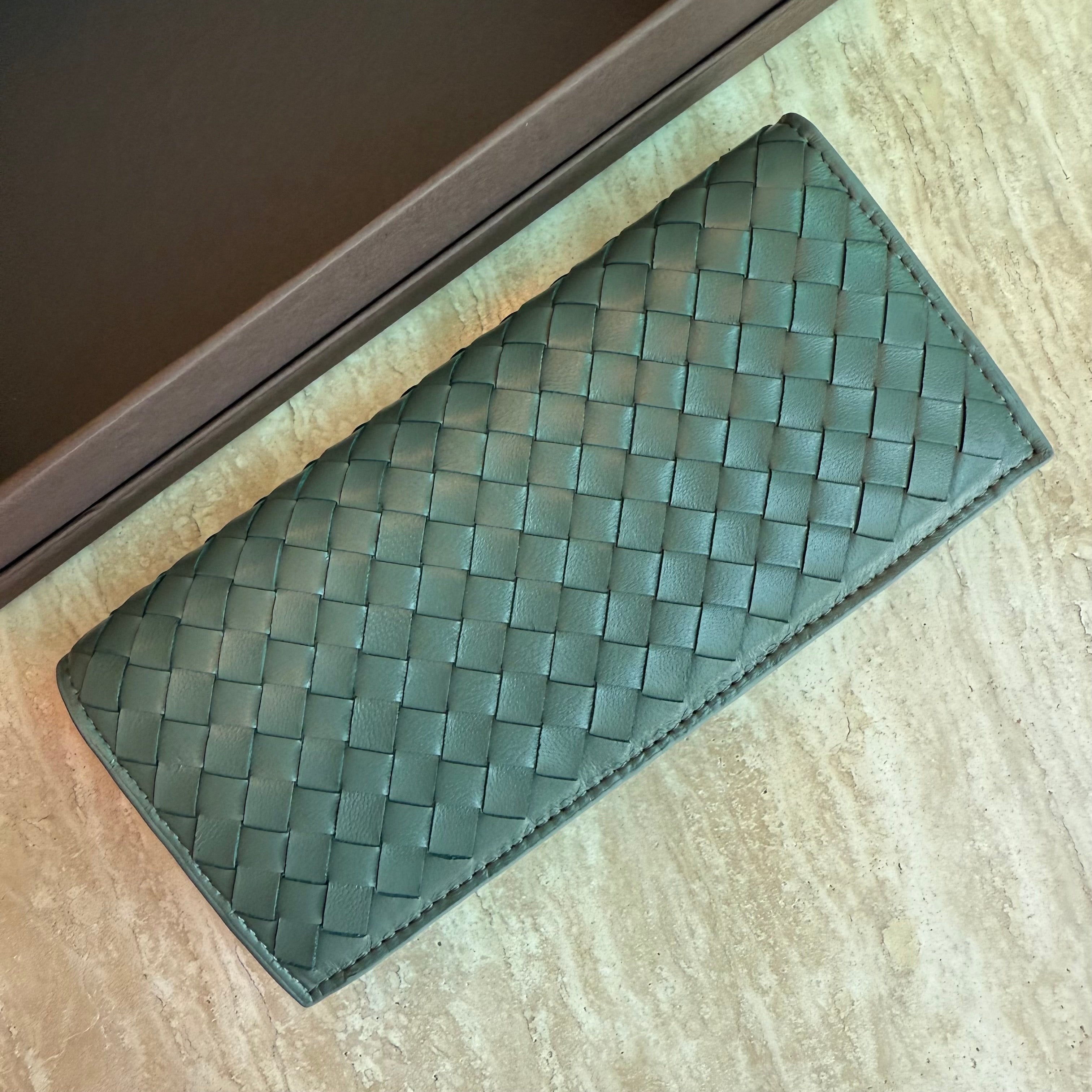 Mckenzie 8-11 Card Billfold Wallet