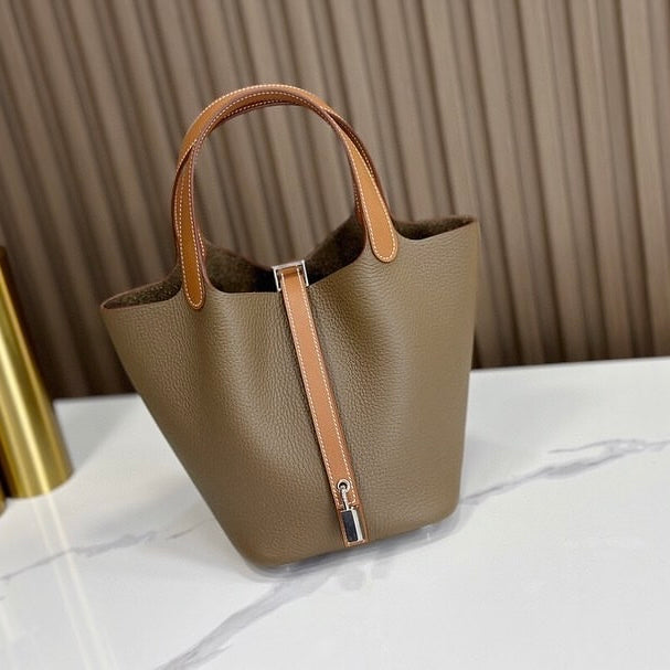 Elisabetta Slouch Bag Handstitched 18/22cm