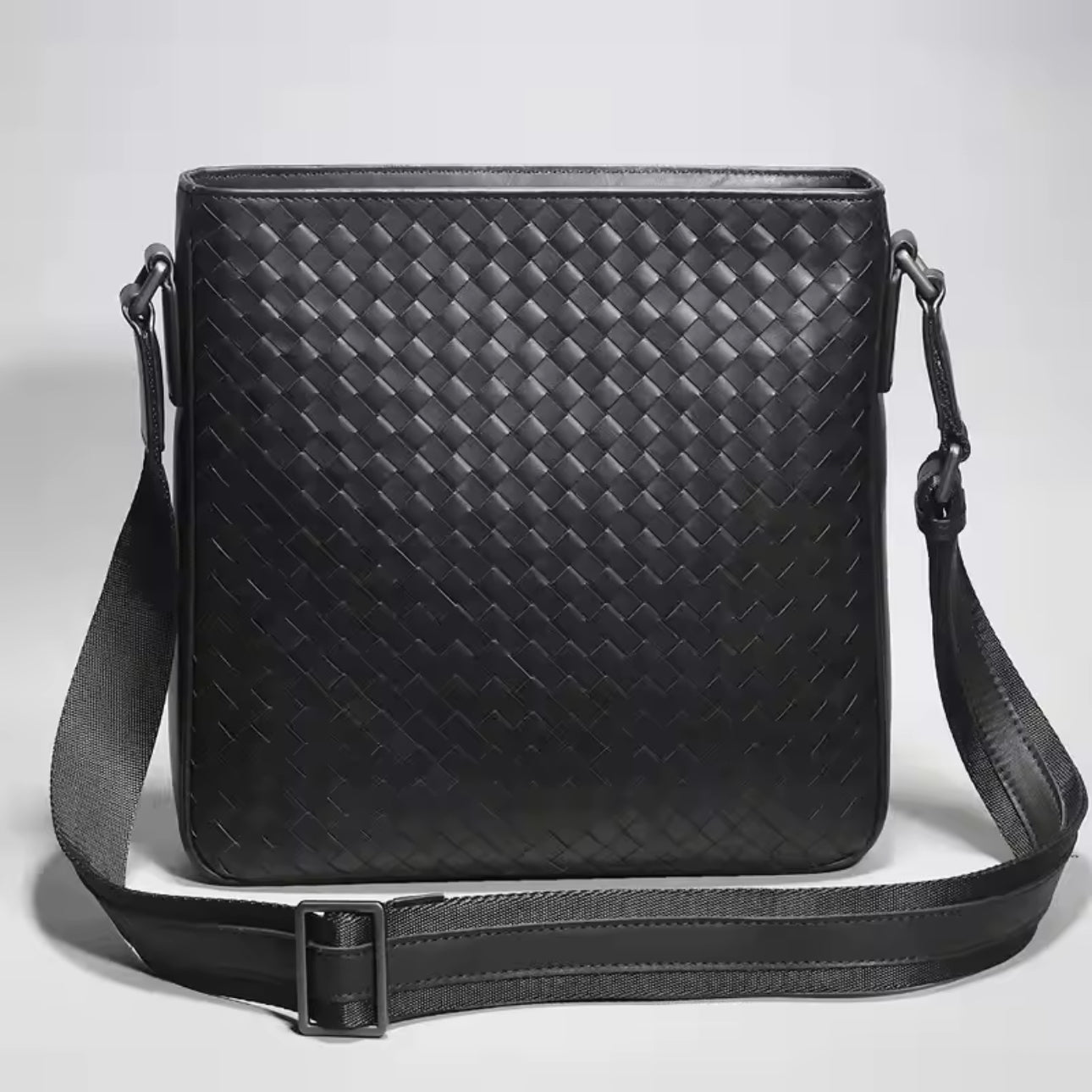 Mckenzie Messenger Bag