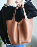 Elisabetta Slouch Bag (Regular/Handstitched 18/22cm)
