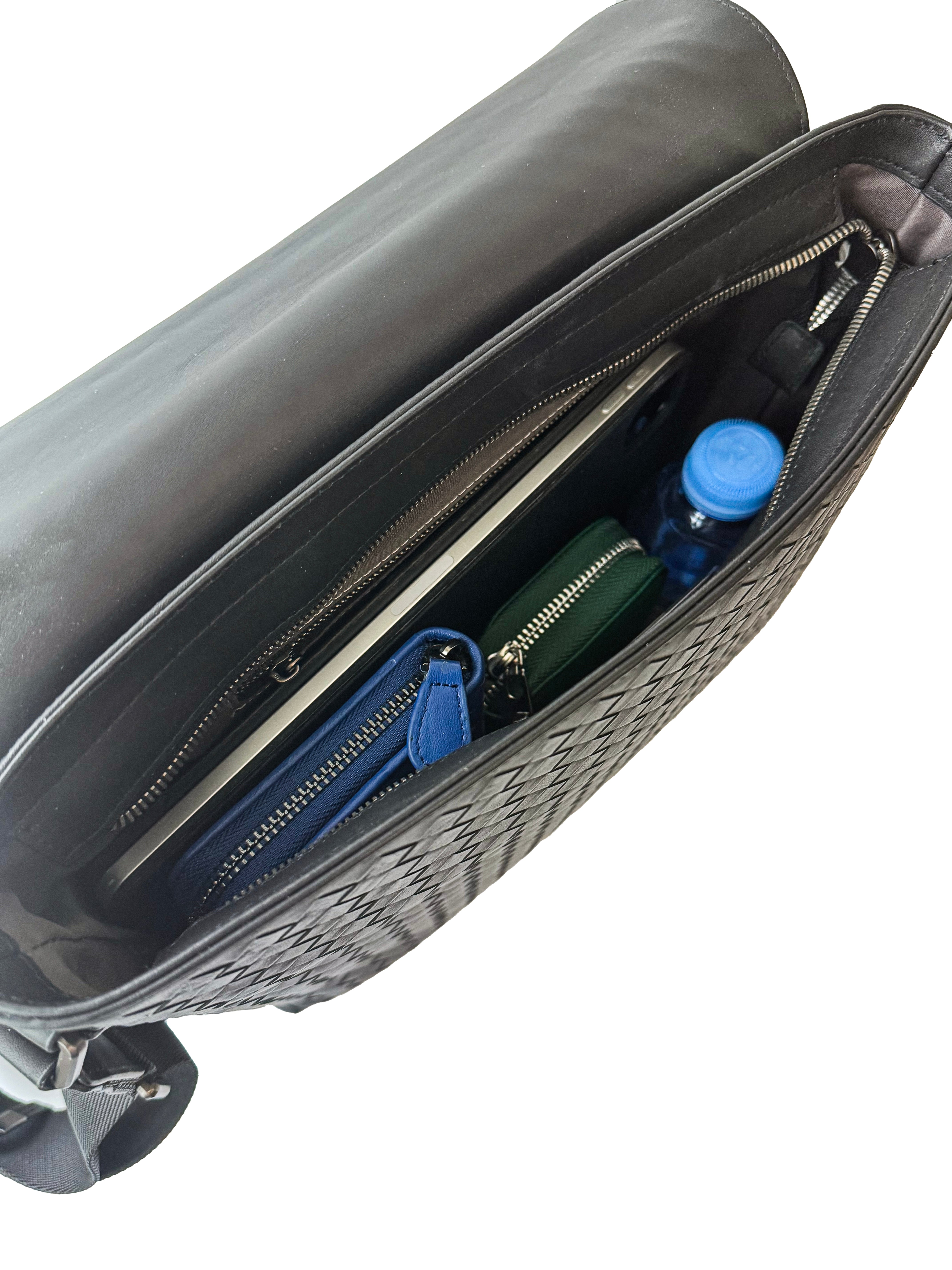 Mckenzie Messenger Bag