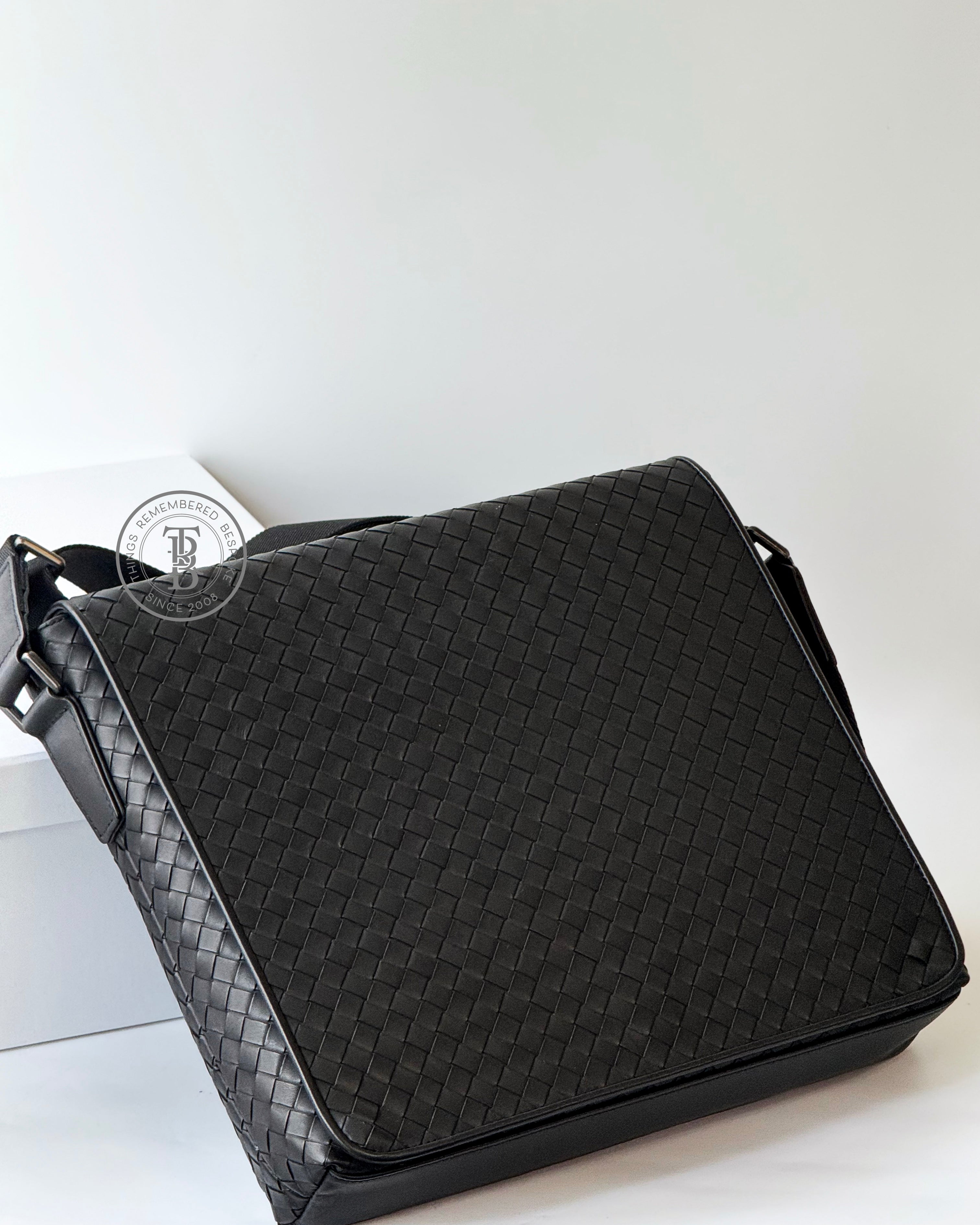 Mckenzie Messenger Bag