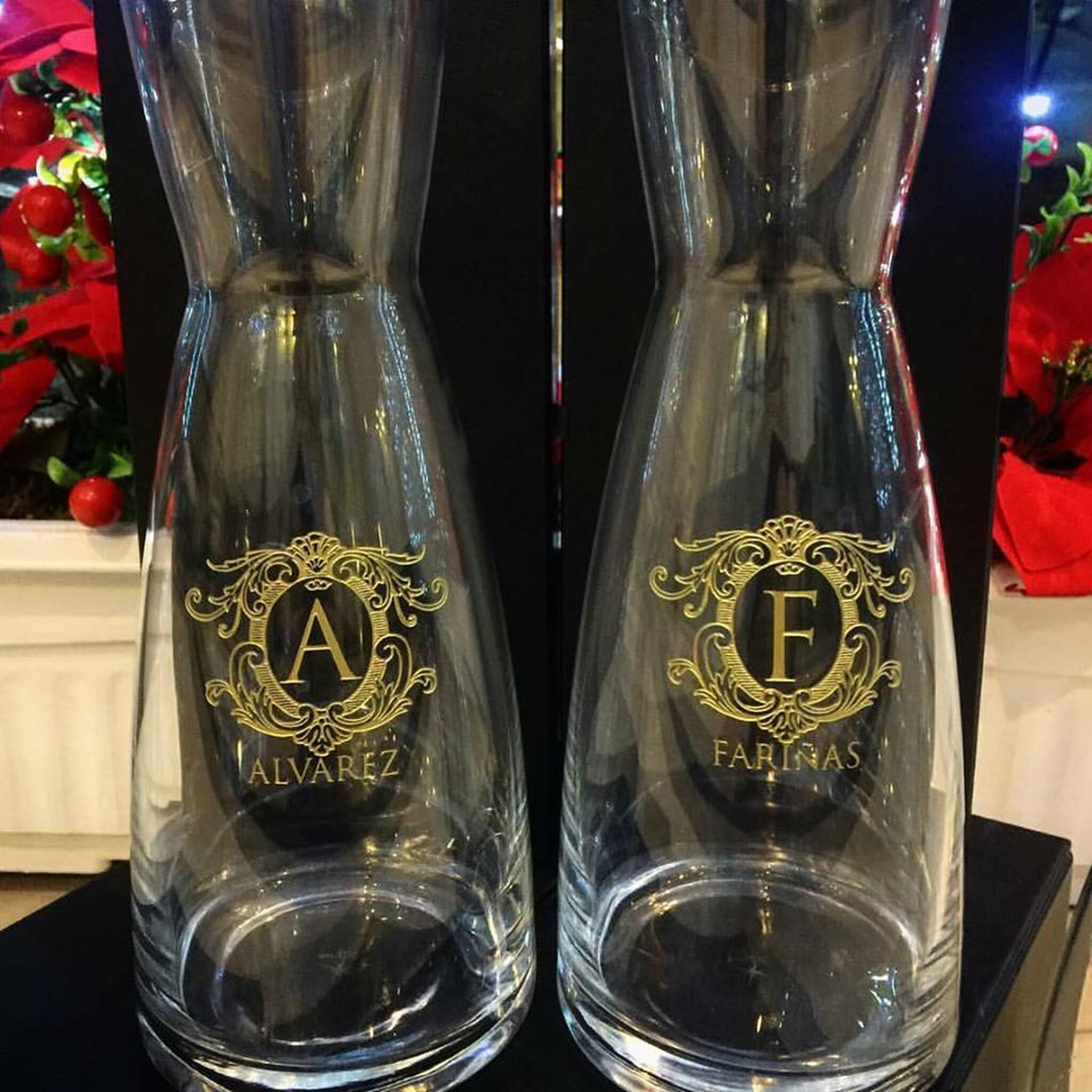 Carafe with Leather-Lined Flip Top Lid Box