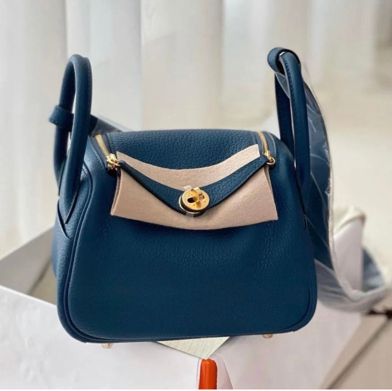 Madison Premium Hand Stitched Leather Tote