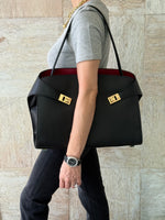 Hug Shoulder Bag