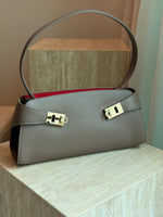 Hug Shoulder Bag Petite