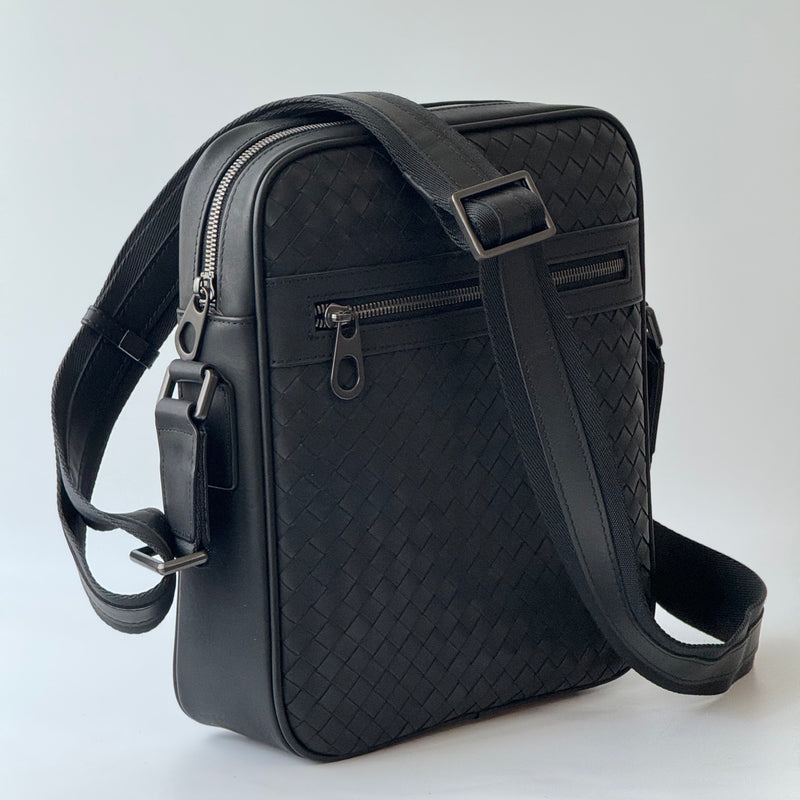 Mckenzie Messenger Bag