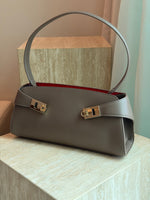 Hug Shoulder Bag Petite