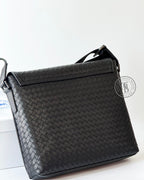 Mckenzie Messenger Bag